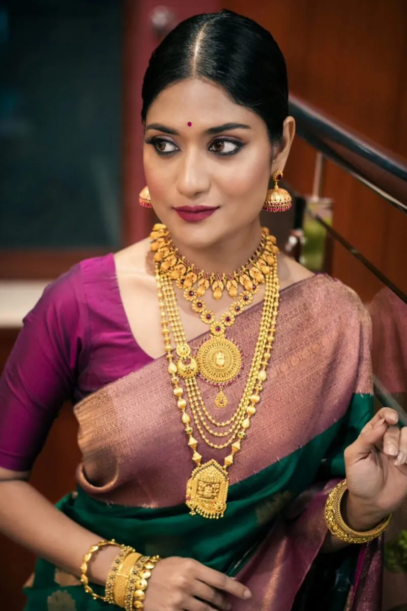 Elision Dark Green Soft Silk Saree With Dalliance Blouse Piece