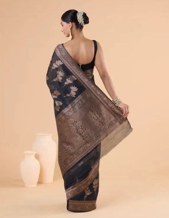 Evanescent Black Soft Silk Saree With Mellifluous Blouse Piece