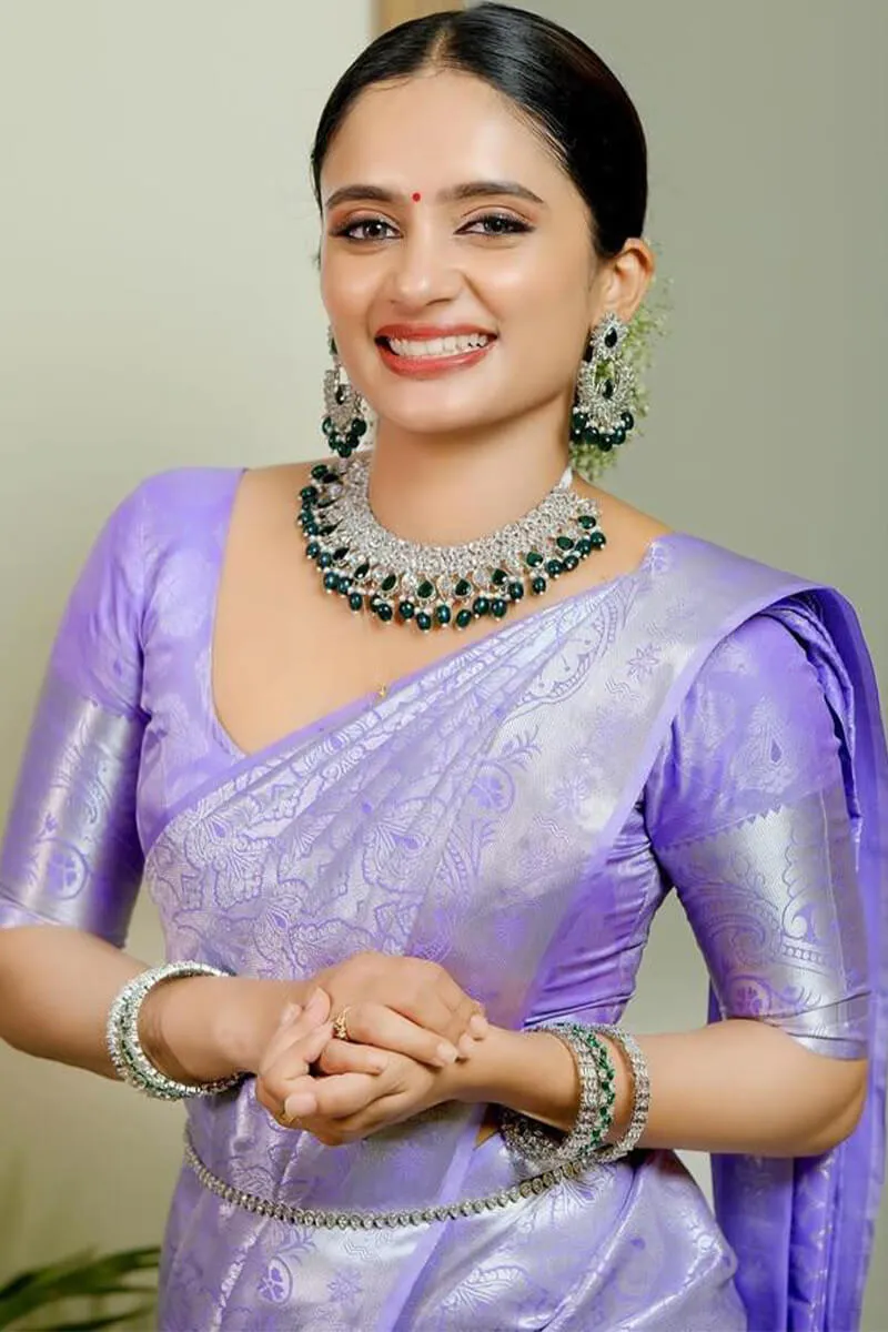 Supernal Lavender Soft Silk Saree With Artistic Blouse Piece
